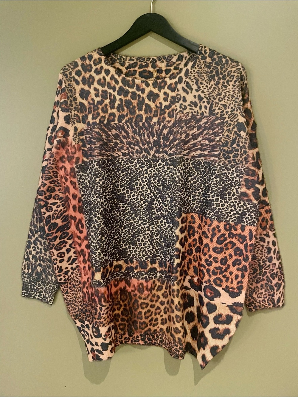 Women Leopard Print Sweater Graphic Printed Oversized Pullover Sweaters
